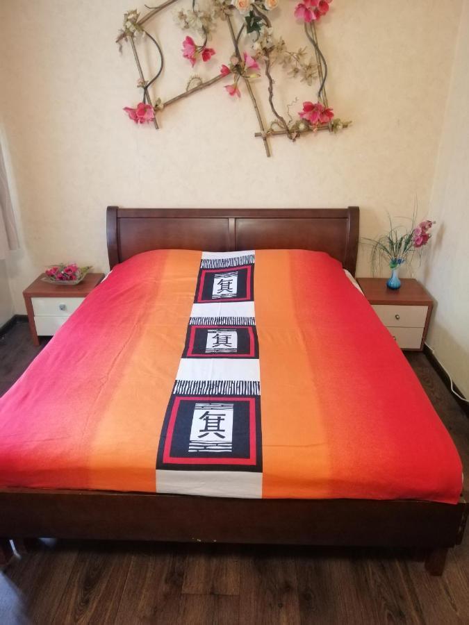 Лепсе, 83Д. Аеропорт Жуляны. Шалимова. Шулимова. Исида. Isida. Метро Берестейская, Шулявская. Американское Посольство كييف المظهر الخارجي الصورة